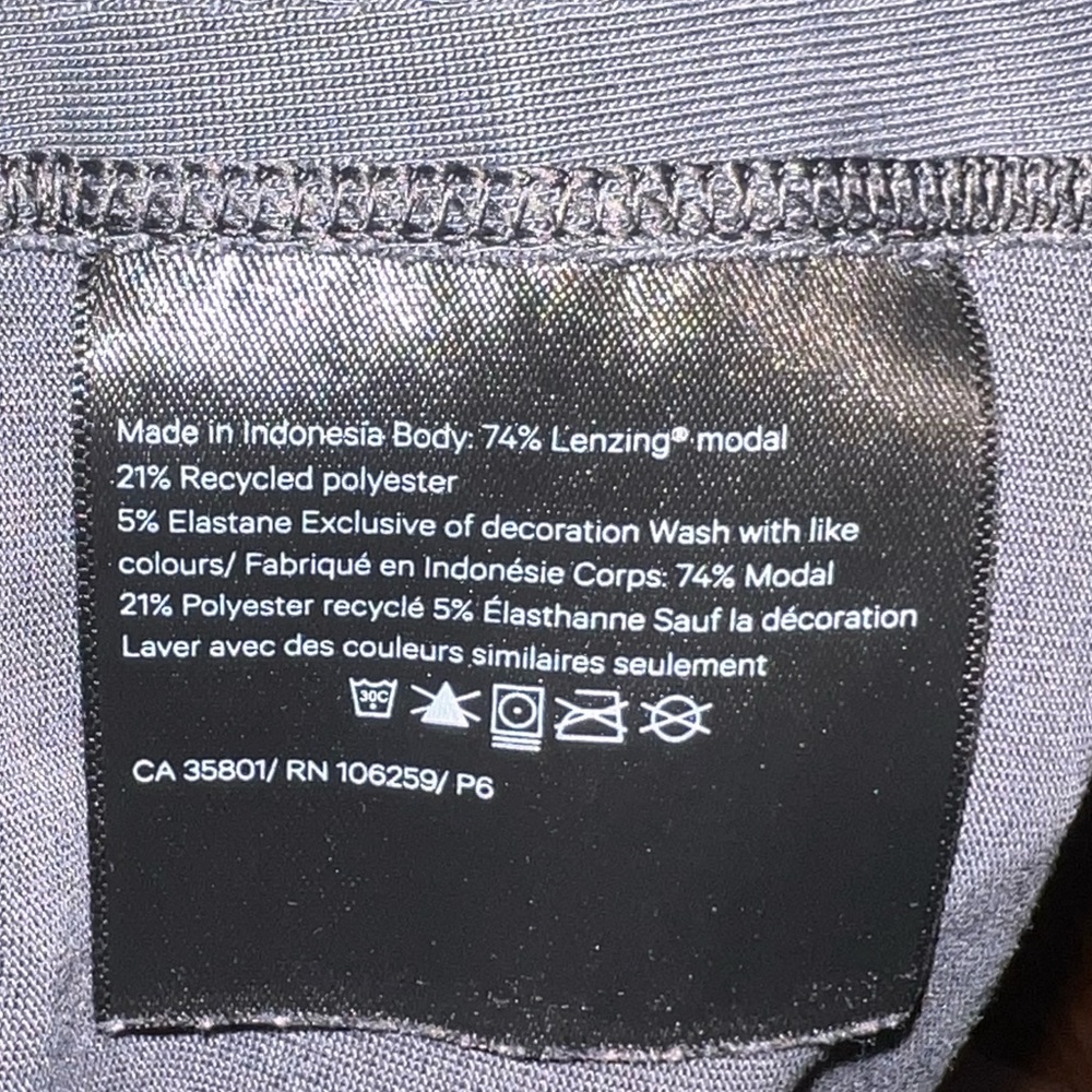 Lululemon Size 8 Athletic Tank, built in bra - Picture 6 of 7